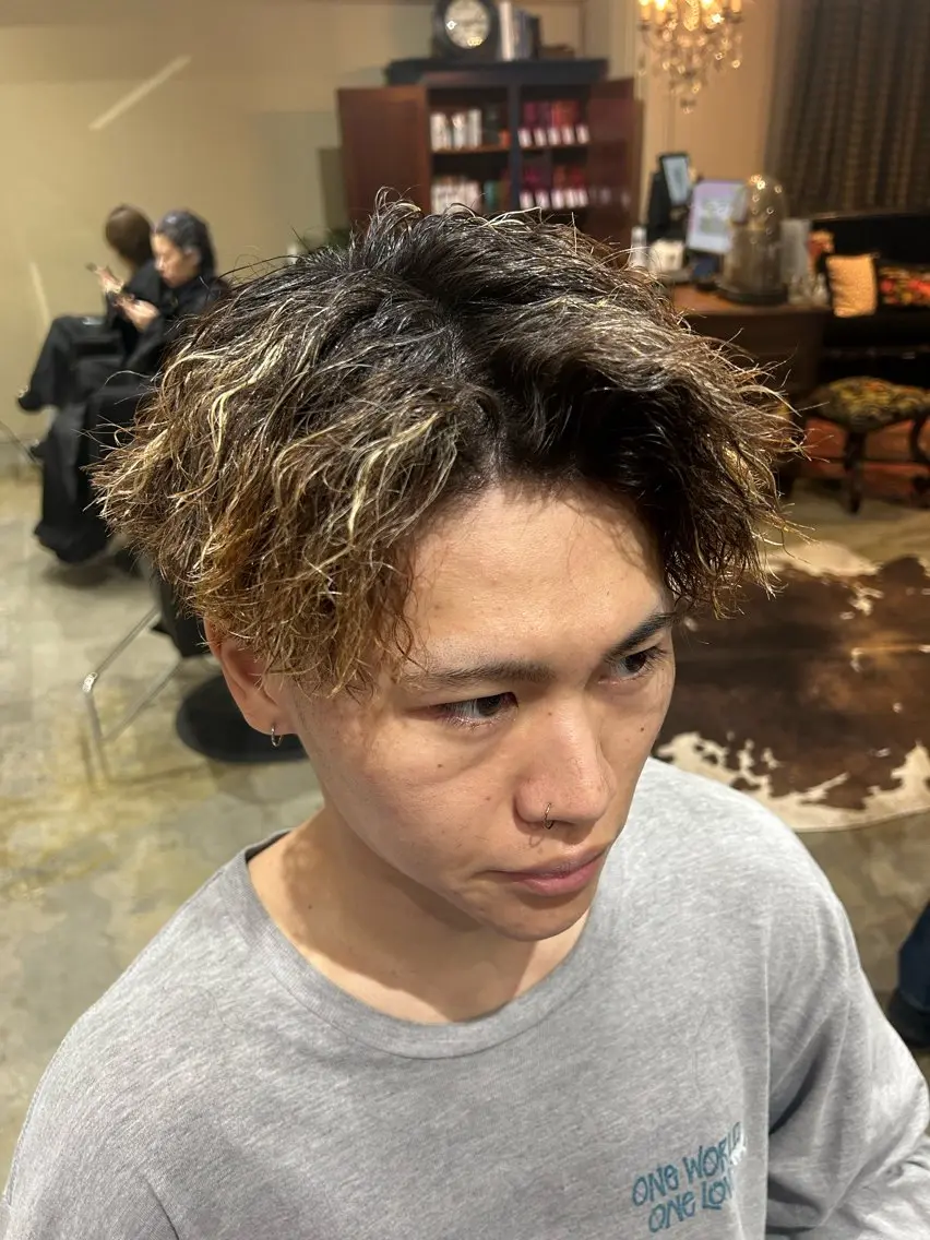 カラー パーマ メンズ アユム副店長褒められ 艶髪プロデュース✨のヘアスタイル