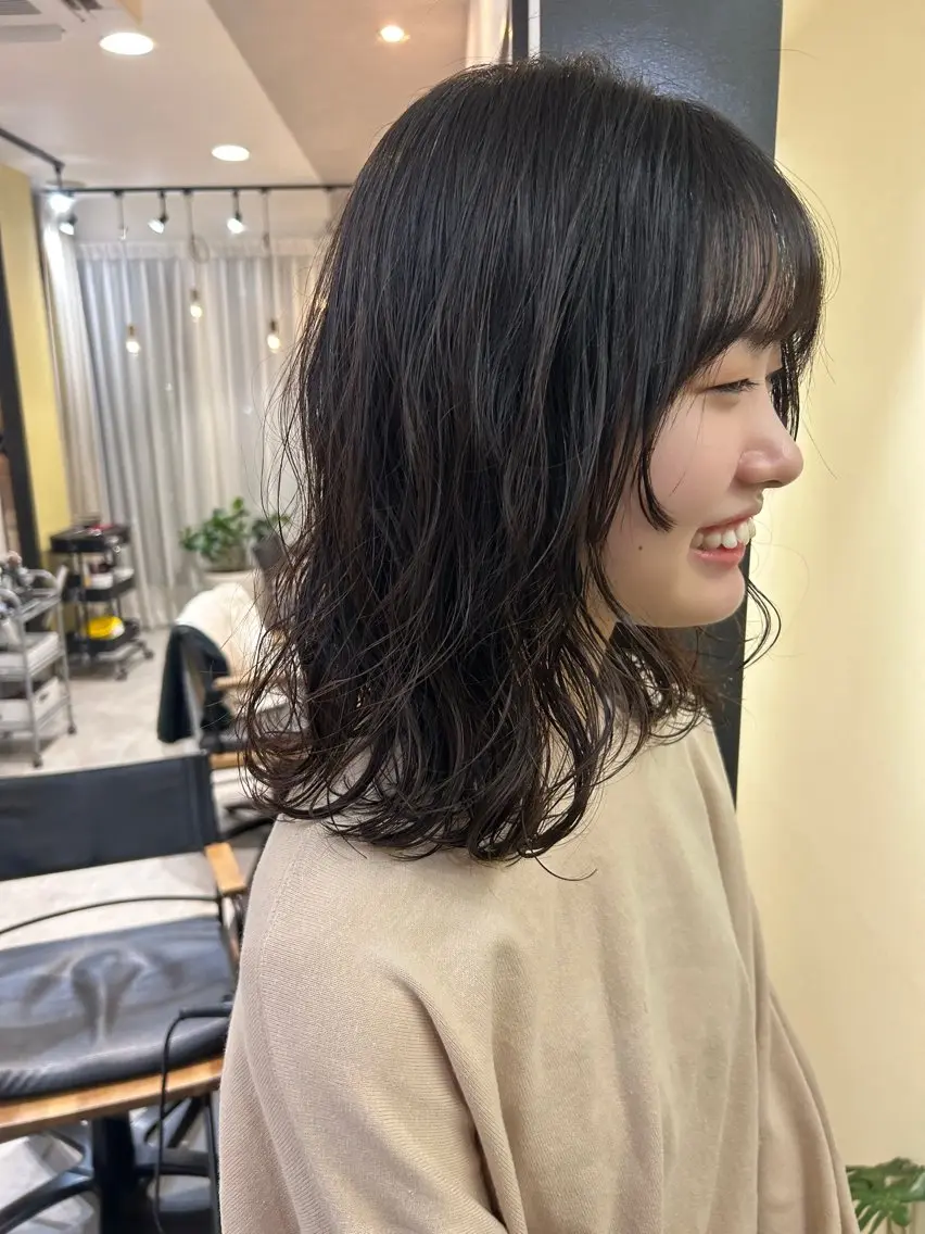 セミロング パーマ セミロングパーマ デジタルパーマ カット パーマ hubhair レイヤー/透明感のヘアスタイル