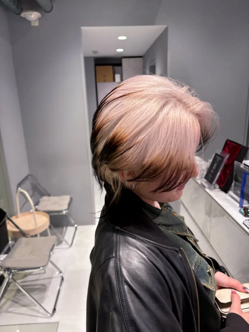 ミディアム カラー ブリーチ デザインカラー カット ヘアカラー トリートメント 菜々🦖新宿 men's特化のヘアスタイル