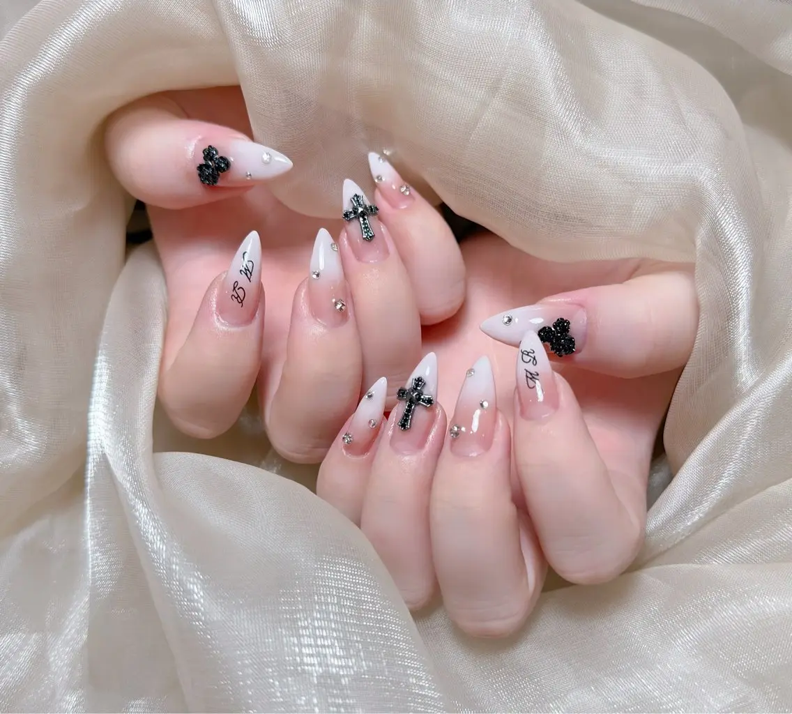 ネイル チークネイル 長さ出し フレンチネイル ジェルネイル 韓国ネイル ハンドネイル Lucky Nail Salon2のネイルデザイン