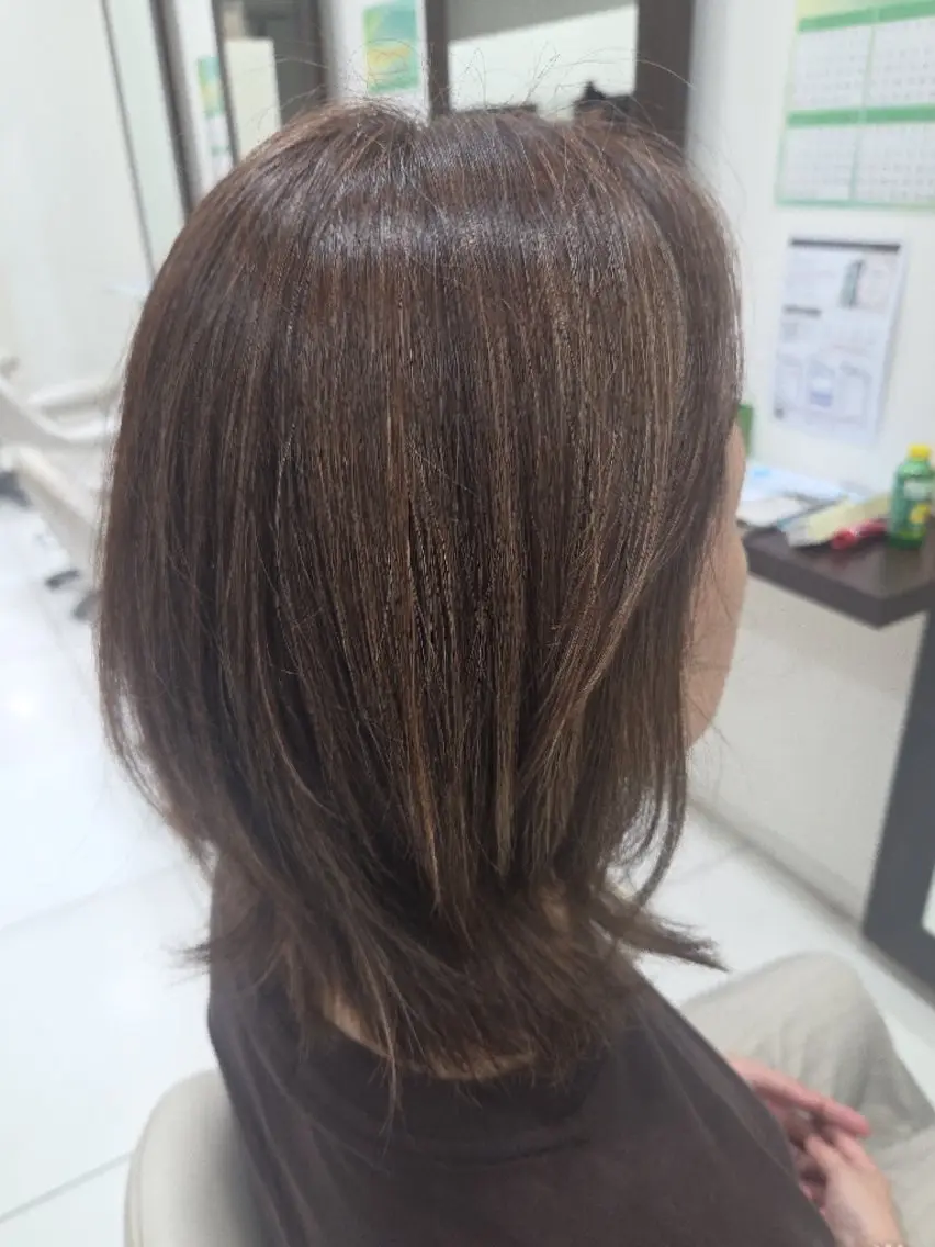ミディアム ヘアカラー 泊谷 泰一のヘアスタイル