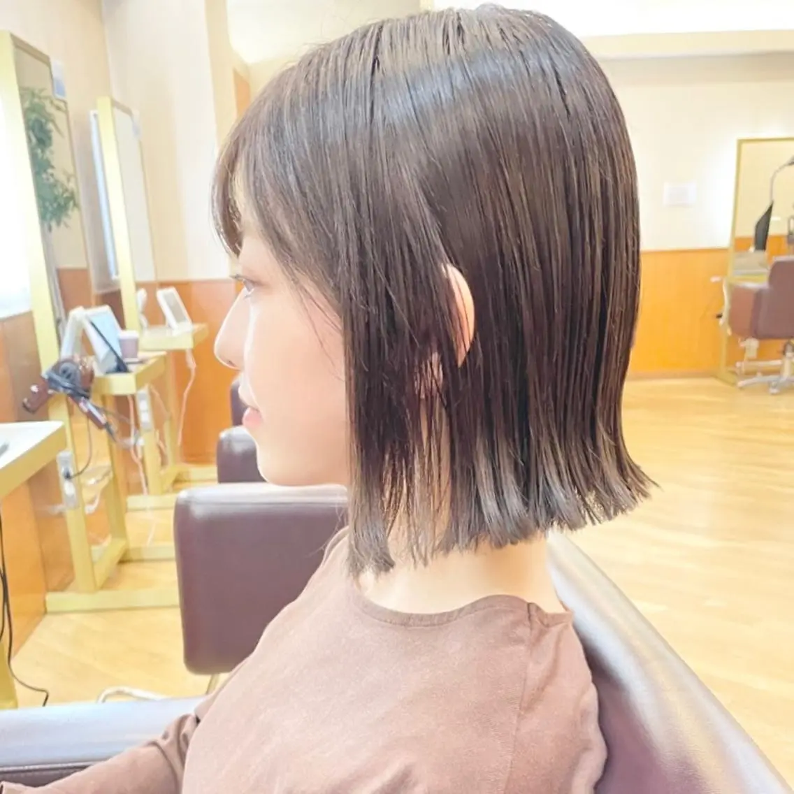 ショート カラー ヘアアレンジ キッズ 前下がりボブ ショートボブ ベージュカラー オリーブベージュ ボブ カット ヘアカラー トリートメント さわ きょうすけ/ ボブ髪質改善ショートのヘアスタイル