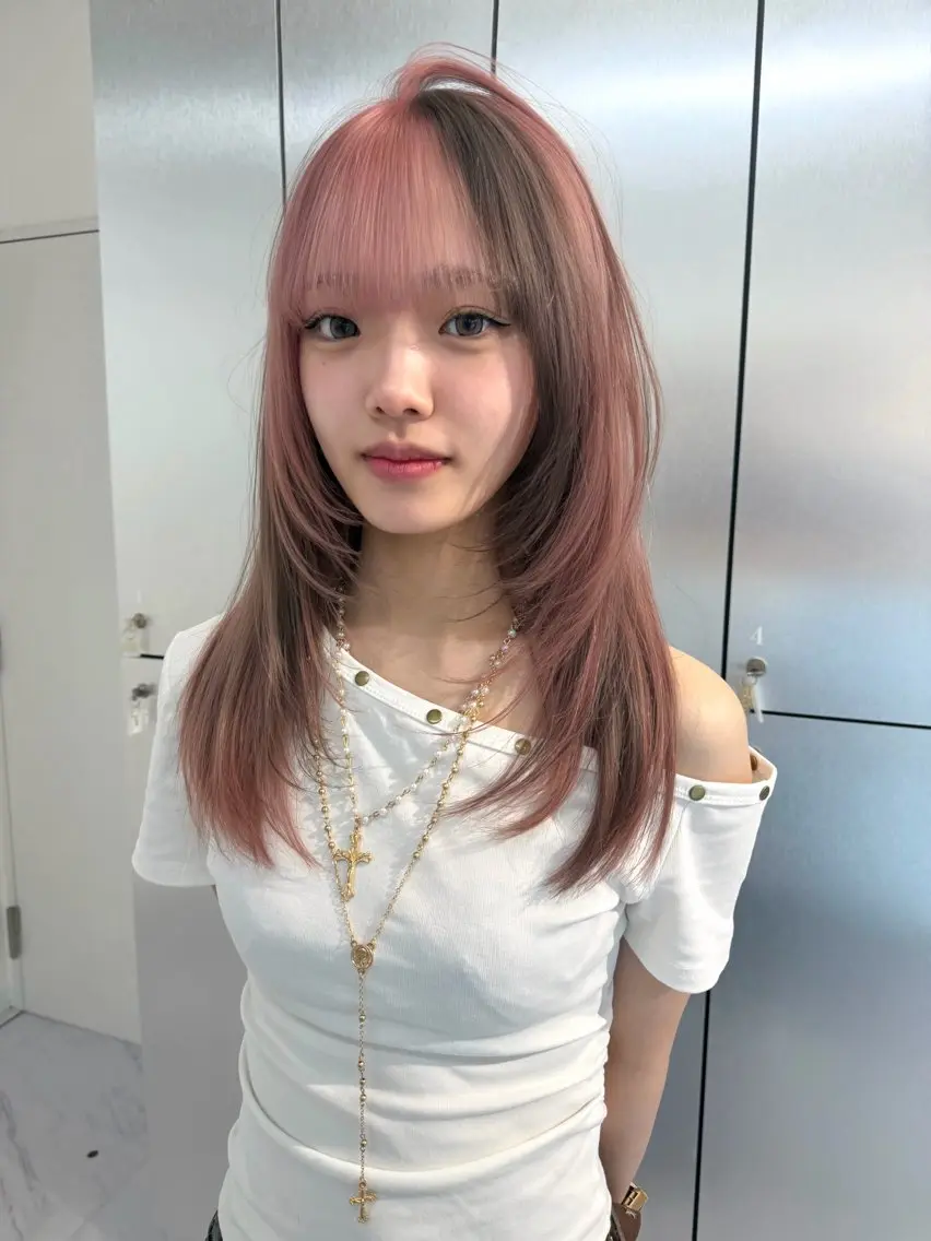 セミロング カラー ベージュカラー ブリーチ ケアブリーチ デザインカラー ダブルカラー カット ヘアカラー TATSUハイトーン ミルクティーベージュのヘアスタイル