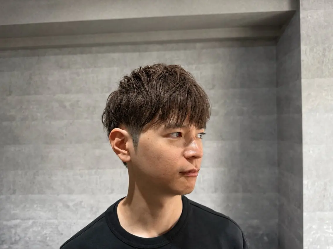 ヘアカラー、ブリーチ無しのハイトーンの写真
