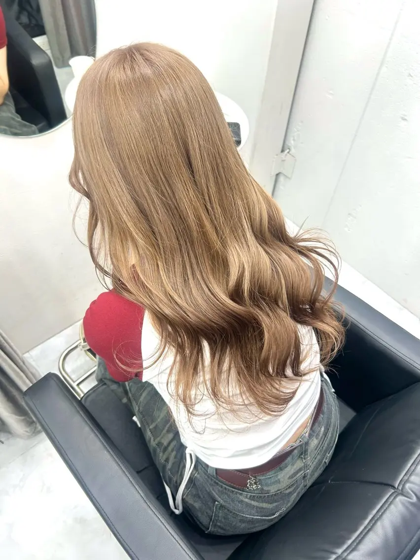 カラー ベージュカラー ブリーチ ヘーゼル カット ヘアカラー あやめ🪽 オリーブ/ハイトーンのヘアスタイル