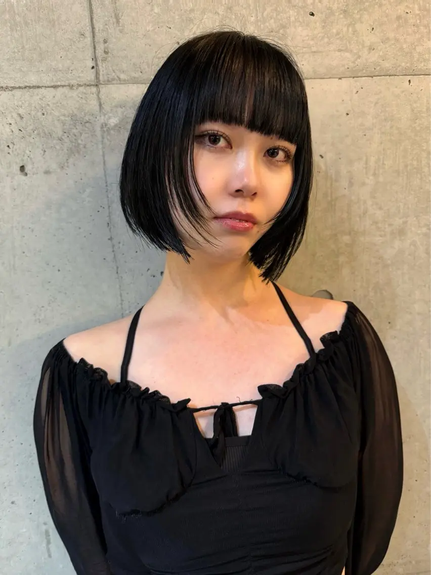 ショート ボブ 顔まわりレイヤー レイヤーカット カット ヘアカラー レイヤーカット\ウル フ chinatsuのヘアスタイル