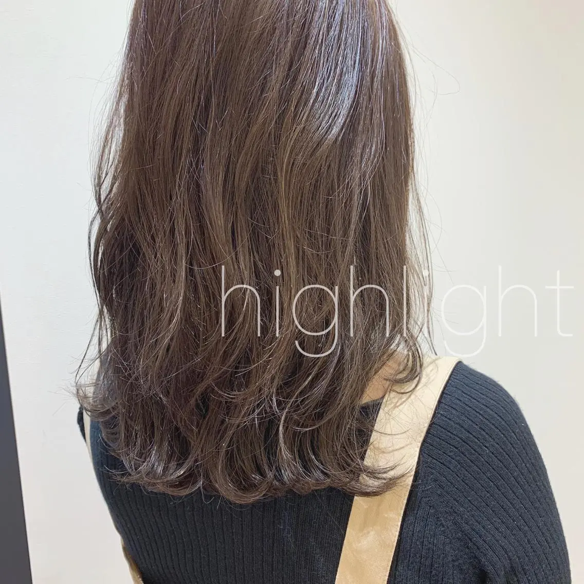 セミロング 透明感カラー 金村真子のヘアスタイル