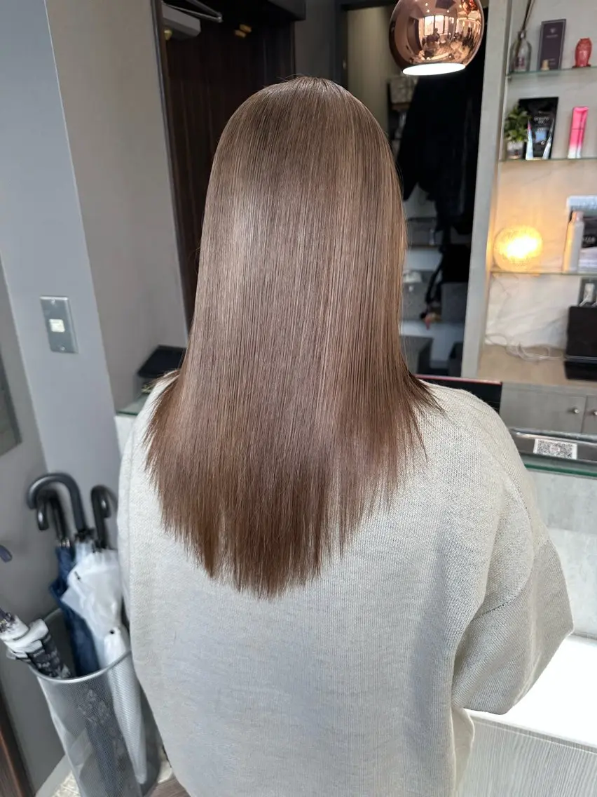ロング カラー ブリーチ ロング 縮毛矯正 トリートメント ヘアカラー トリートメント AYAKASA 暖色カラー/レイヤーのヘアスタイル