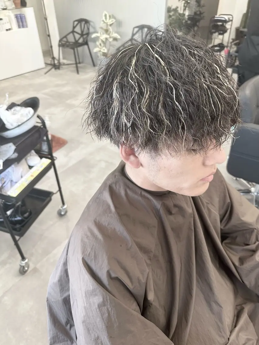 ショート カラー メンズ カット ヘアカラー パーマ LOOP hairのヘアスタイル