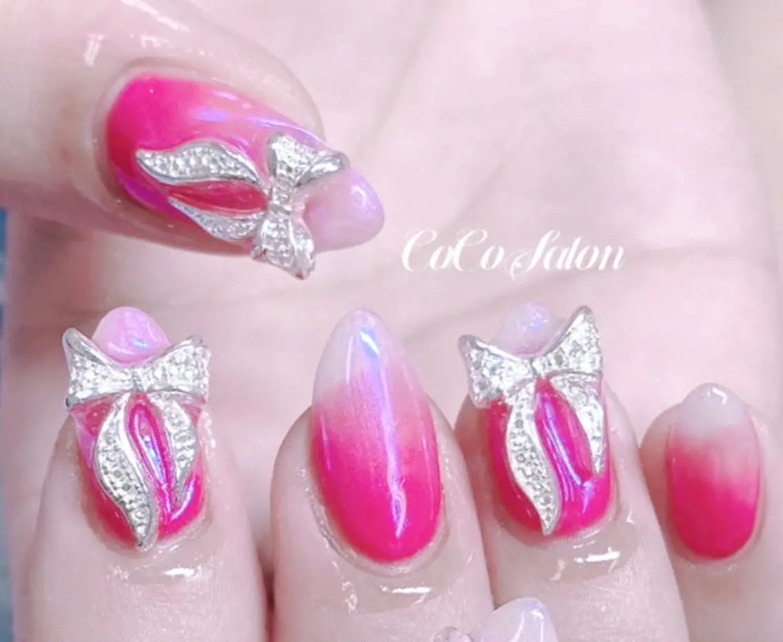 ネイル グラデーション ミラーネイル リボン ハンドネイル CoCoSalon ネイル/まつ毛予約のネイルデザイン