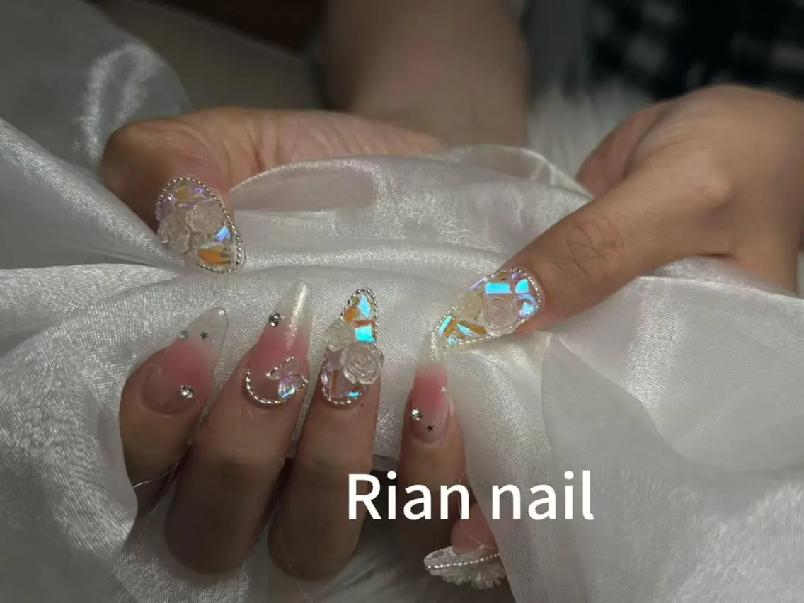 ネイル アートネイル 長さ出し ガーリー キラキラネイル 韓国ネイル ハンドネイル 長さだし専門Rian ネイルスクールのネイルデザイン