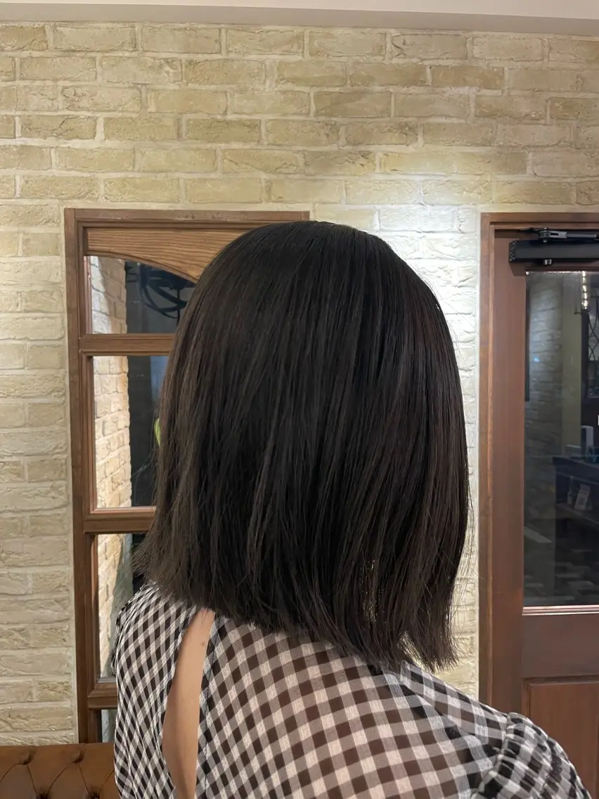 ミディアム 切りっぱなしボブ ボブ 河上 麻衣/白髪ぼかしのヘアスタイル