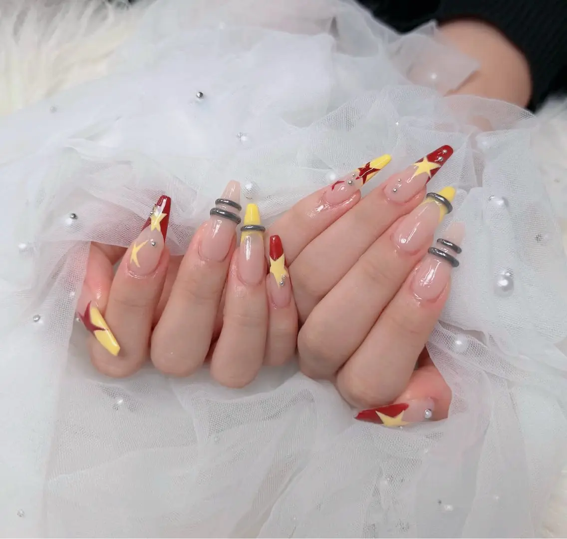 ネイル アートネイル ボルドー フレンチネイル ジェルネイル 氷ネイル・うるうるネイル ハンドネイル Julie NailSalonのネイルデザイン