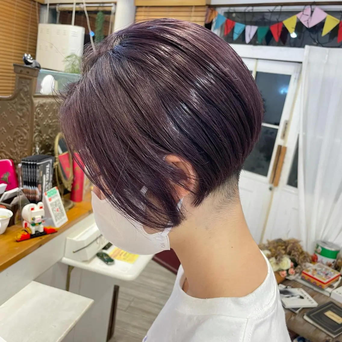 ショート カラー ラベンダーカラー インナーカラー 推し ブリーチ 髪質改善のヘアスタイル