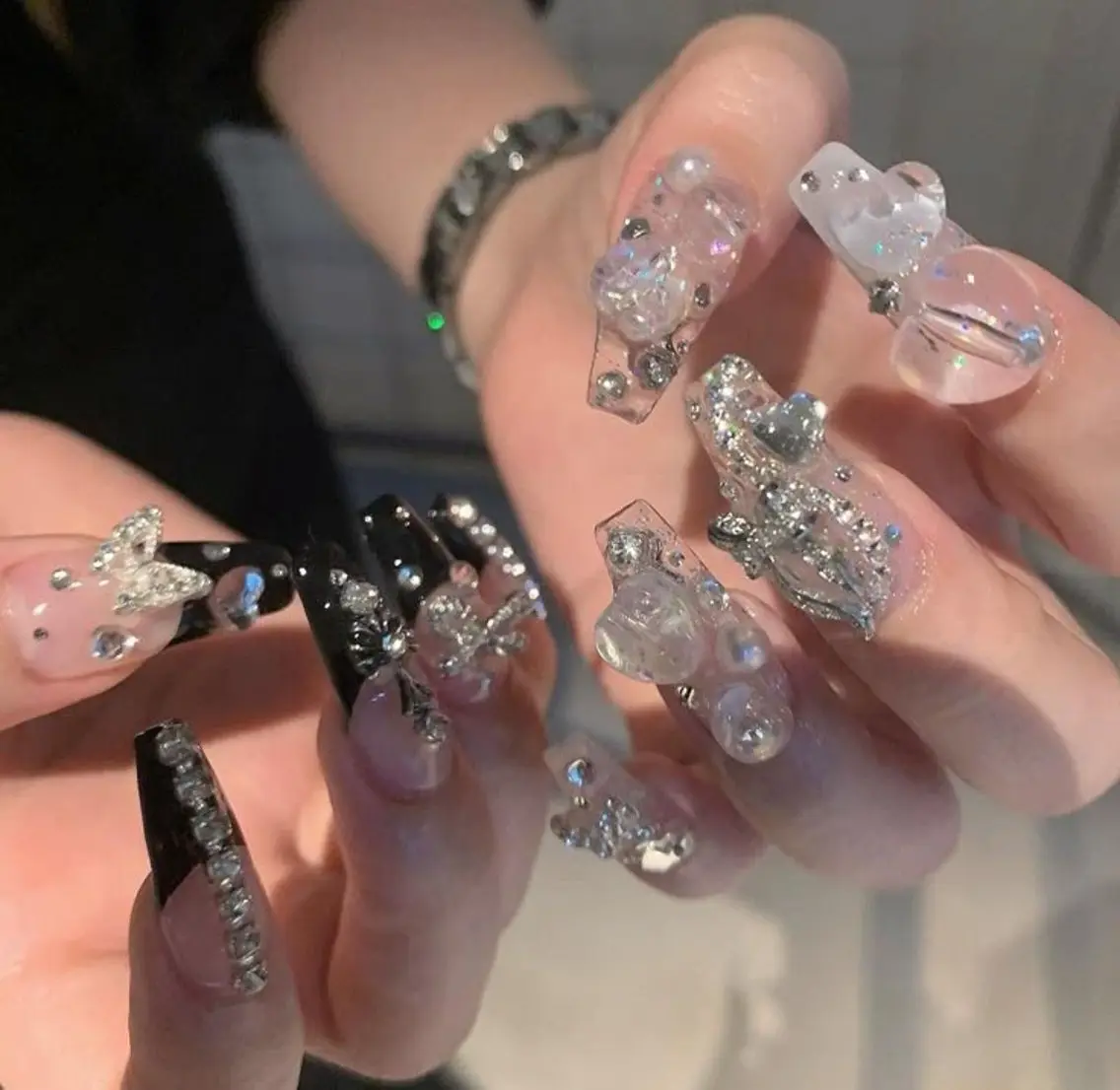ネイル キラキラネイル 韓国ネイル マグネットネイル 持ち込み ネイルチップ ハンドネイル フットネイル Chiee Bling.Nailのネイルデザイン