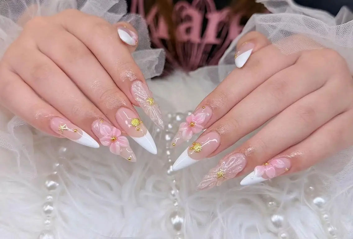 ネイル フレンチネイル ロングネイル 持ち込み ストーンネイル ワンホンネイル Melia Nail Nambaのネイルデザイン