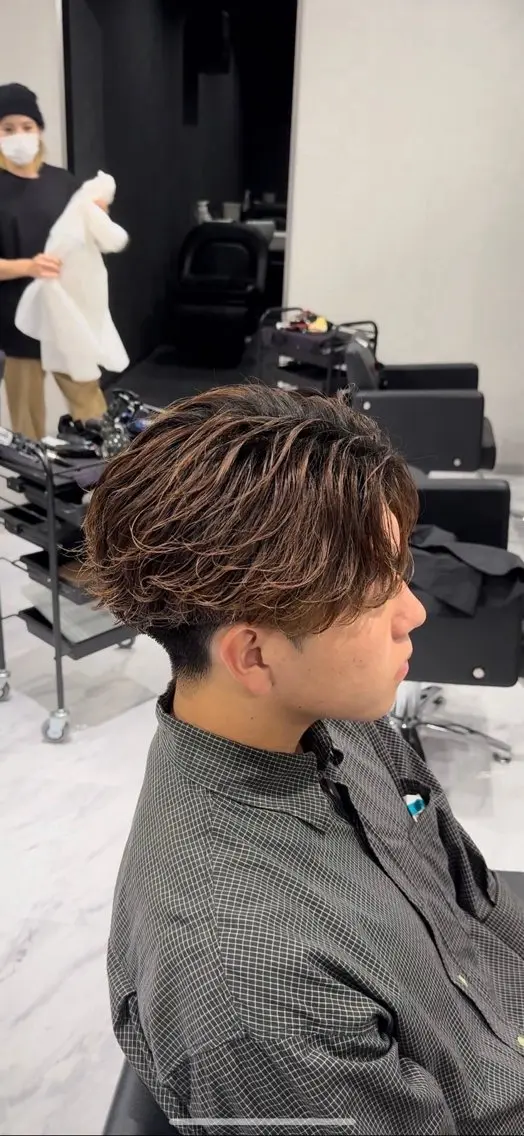 ミディアム カラー メンズ 🔥ジャス/ 無造作パーマ特化🔥のヘアスタイル