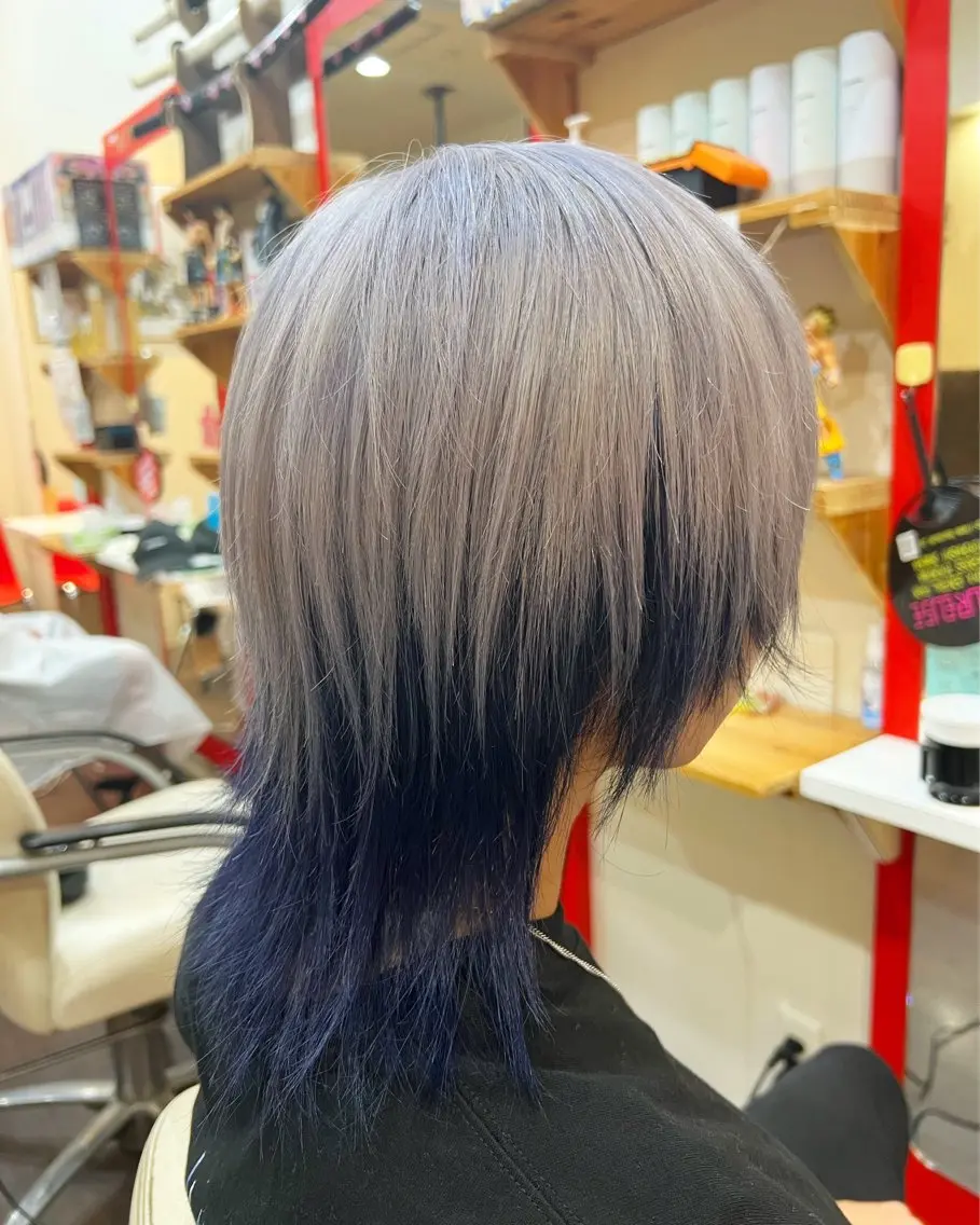 ショート カラー メンズ メンズウルフカット ネイビーカラー シルバー ウルフカット ヘアカラー まさき✂︎ /ブリーチカラーのヘアスタイル