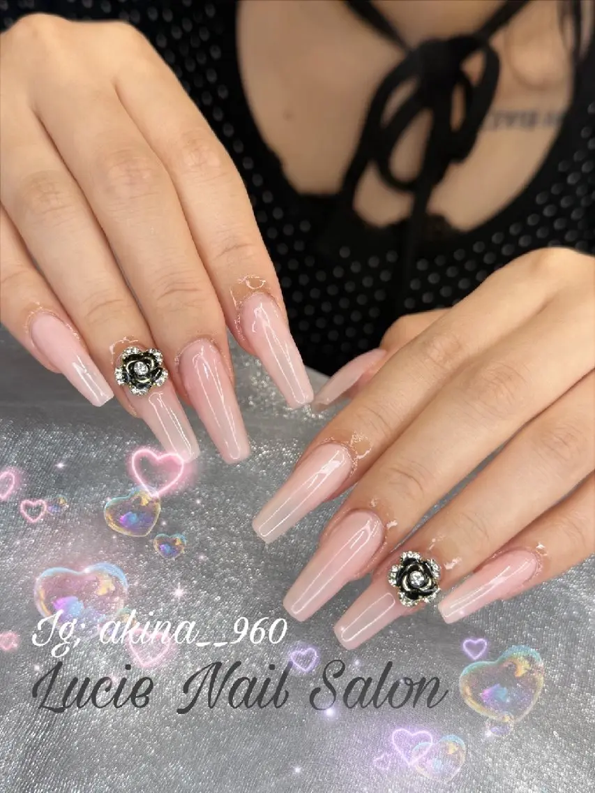 ネイル 氷ネイル・うるうるネイル マットネイル ニュアンスネイル リボン 夏ネイル ハンドネイル rina nailのネイルデザイン