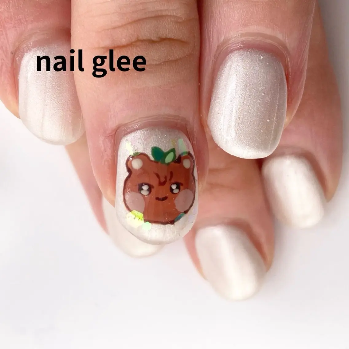 ショート ハンドネイル RISA nail gleeのネイルデザイン