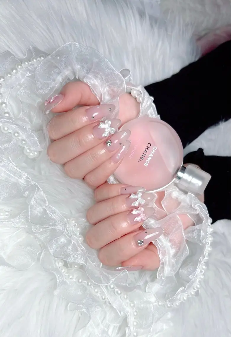 ネイル 長さ出し ラメ(グリッター) リボン nailsalon Questのネイルデザイン