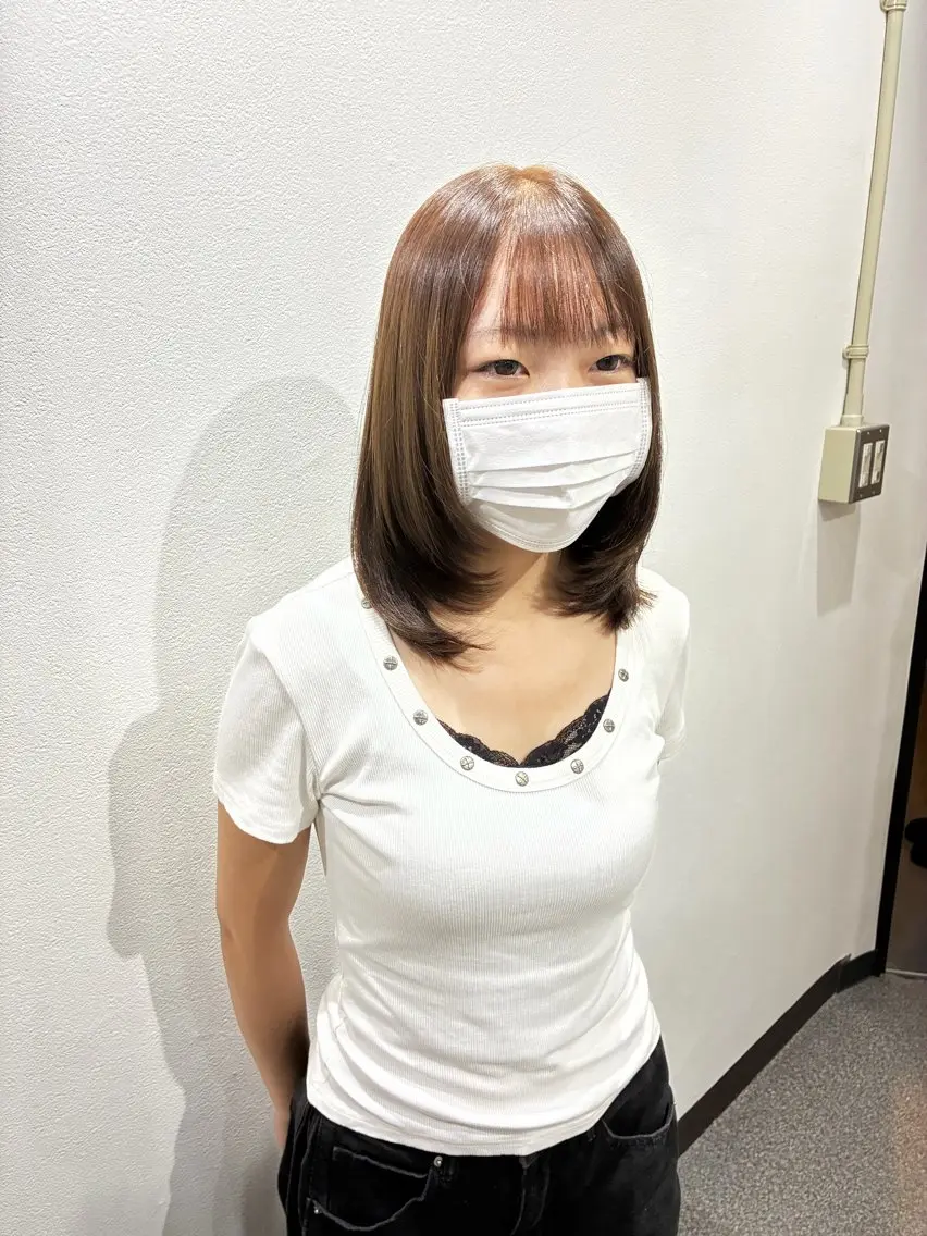 ミディアム レイヤーカット 上田 瑚乃葉のヘアスタイル