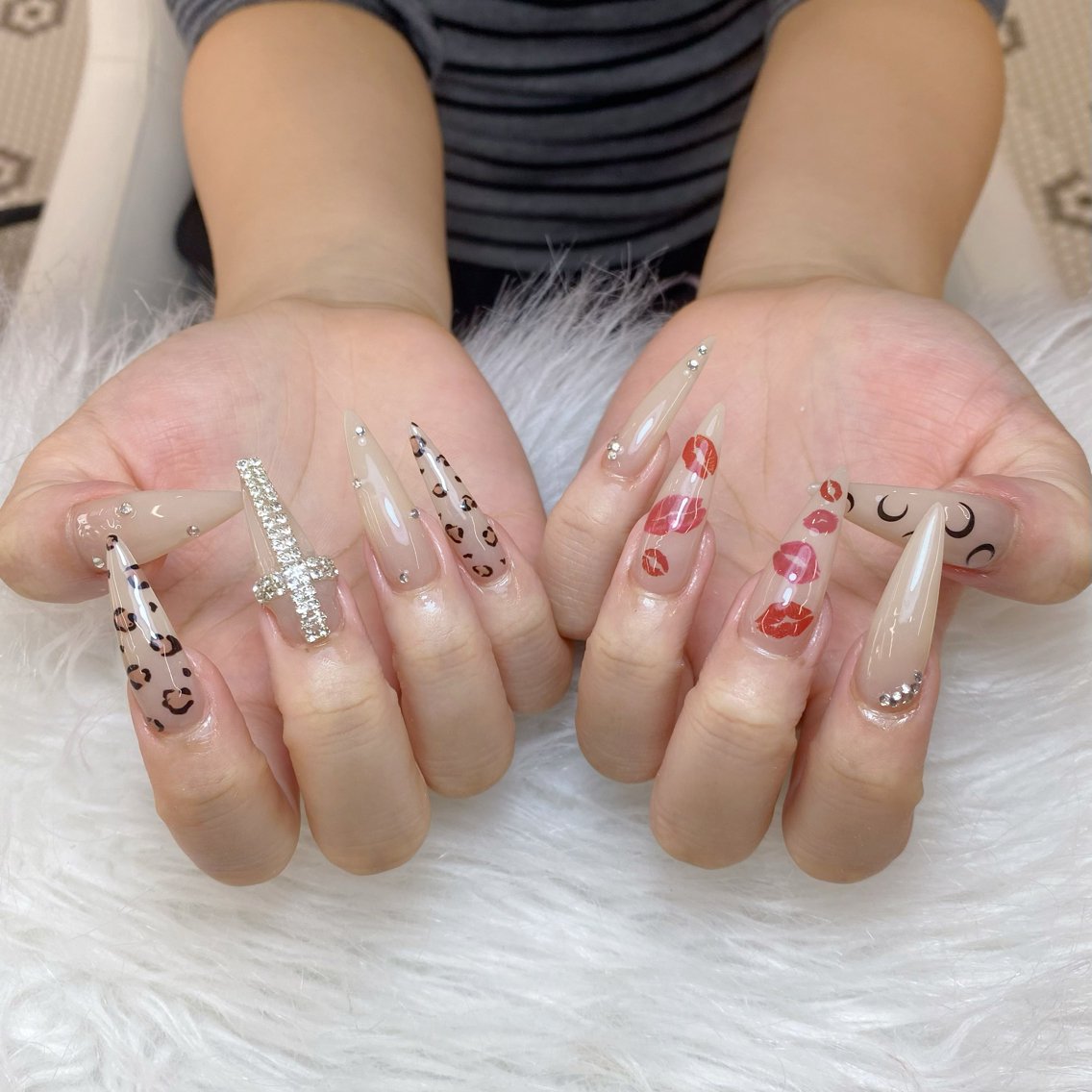 ネイル ハンドネイル ハンドケア Anh Nail 歌舞伎町のネイルデザイン