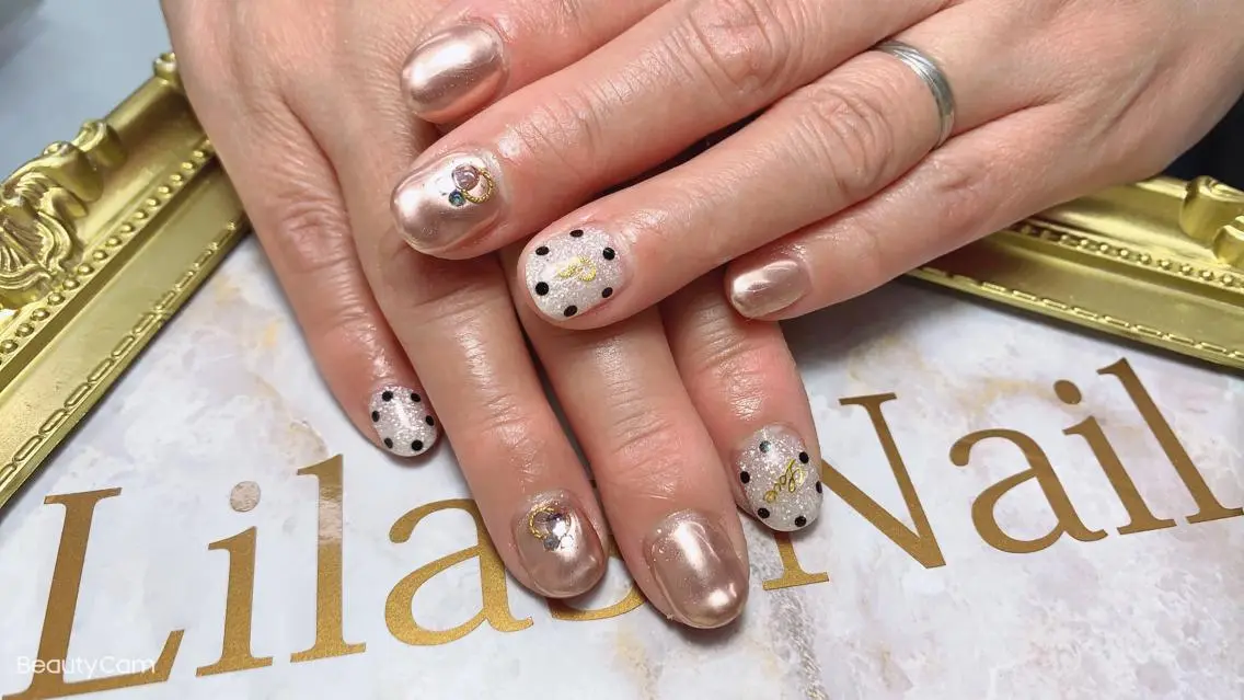 ネイル ラメ(グリッター) ミラーネイル Lilas Nailのネイルデザイン
