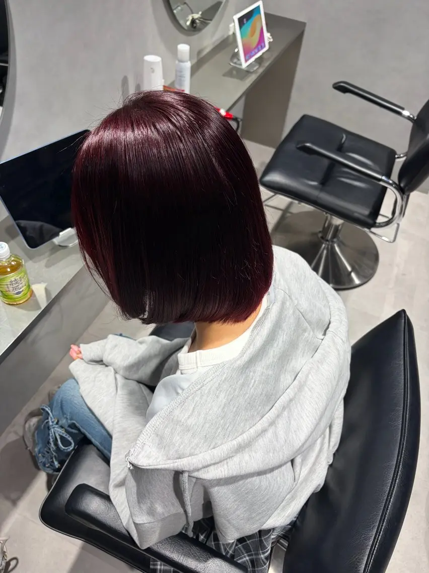 ミディアム カラー ブリーチ ボルドーカラー ダブルカラー ブリーチなしカラー 中野 愛花のヘアスタイル