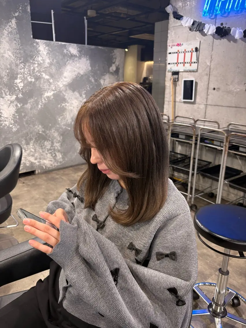 セミロング カラー ヘアカラー ハイトーン 横浜💞ミオのヘアスタイル