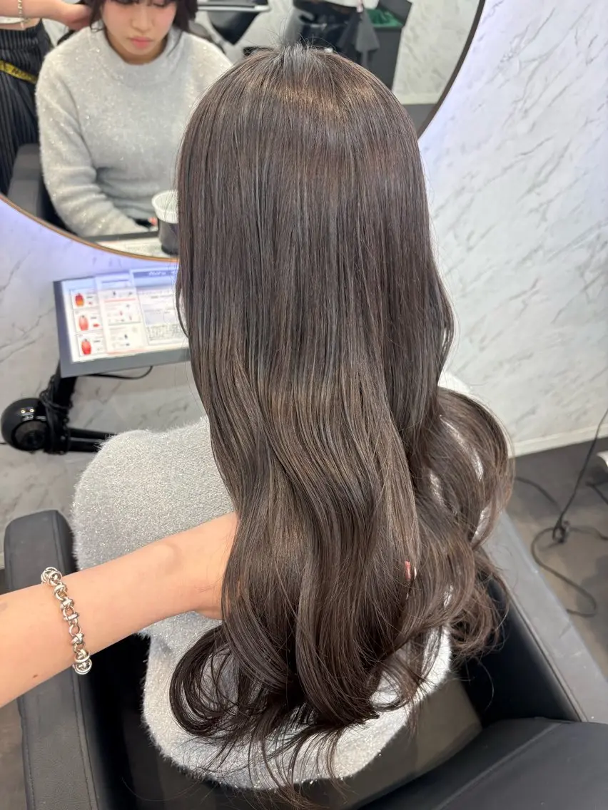 ロング カラー グレージュ ヘアカラー 韓国ヘア🎀 /♡𝓝𝓸𝓪♡のヘアスタイル