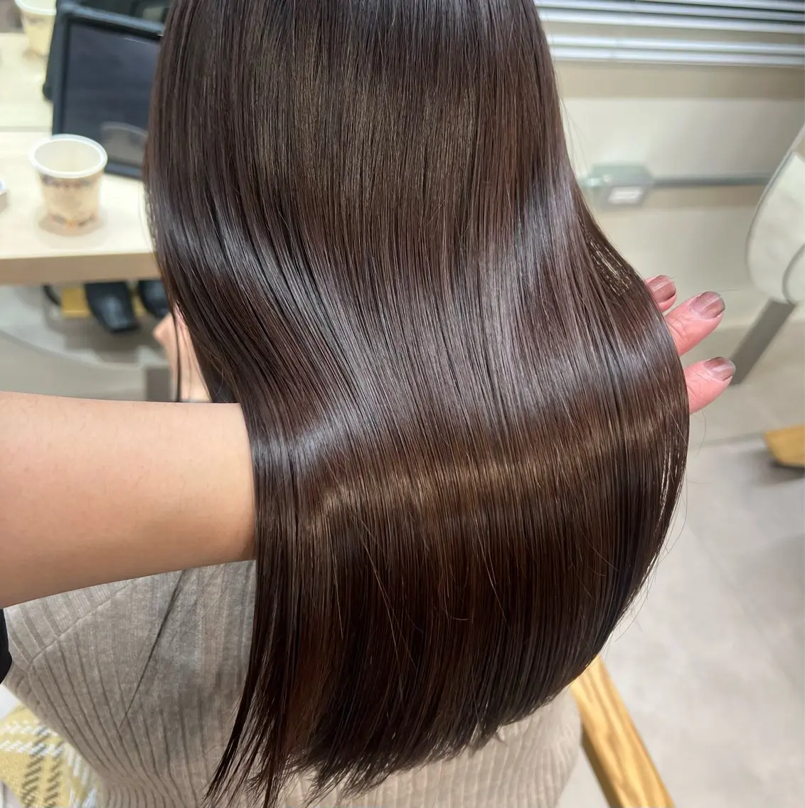 ミディアム パーマ 髪質改善 トリートメント ストレートパーマ メンズ レイヤー ウルフ 弓木啓輔のヘアスタイル