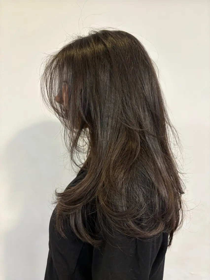 ロング 山口 紗季のヘアスタイル