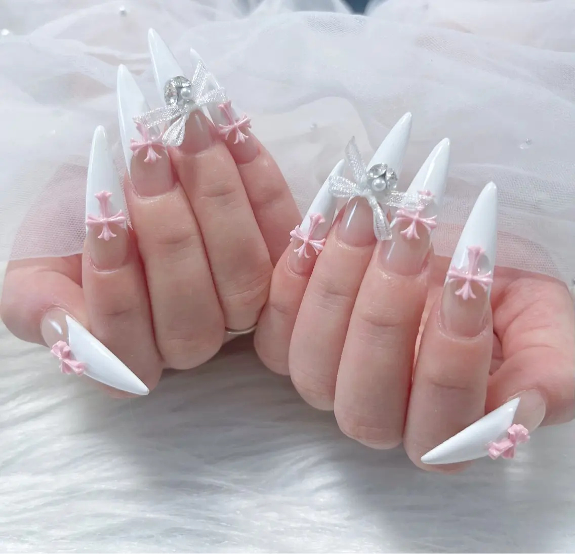 ネイル オーロラネイル クリアネイル フラッシュネイル ジェルネイル グラデーション ハンドネイル Amee Nail Salonのネイルデザイン