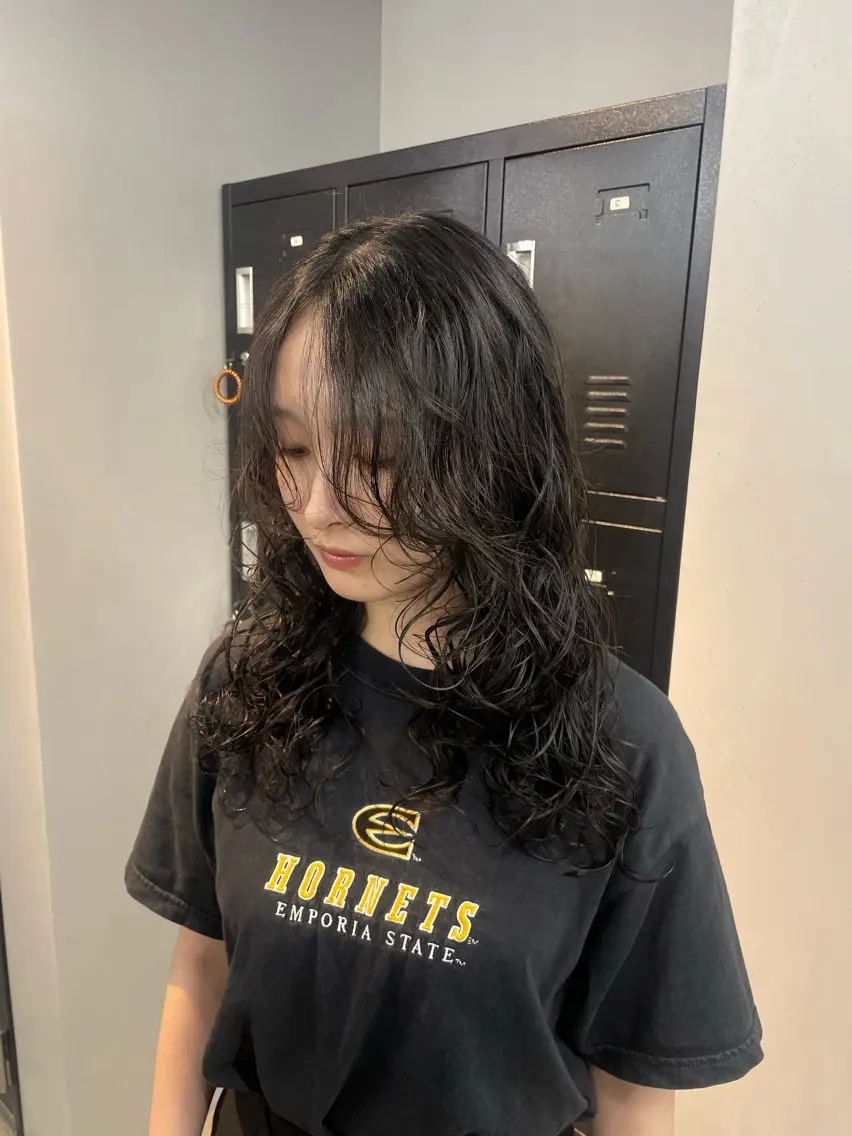 ロング パーマ カット パーマ トリートメント 新宿/透明感カラー/ 髪質改善/桜良のヘアスタイル