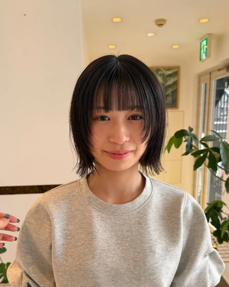 ミディアム 岸 奈々香のヘアスタイル