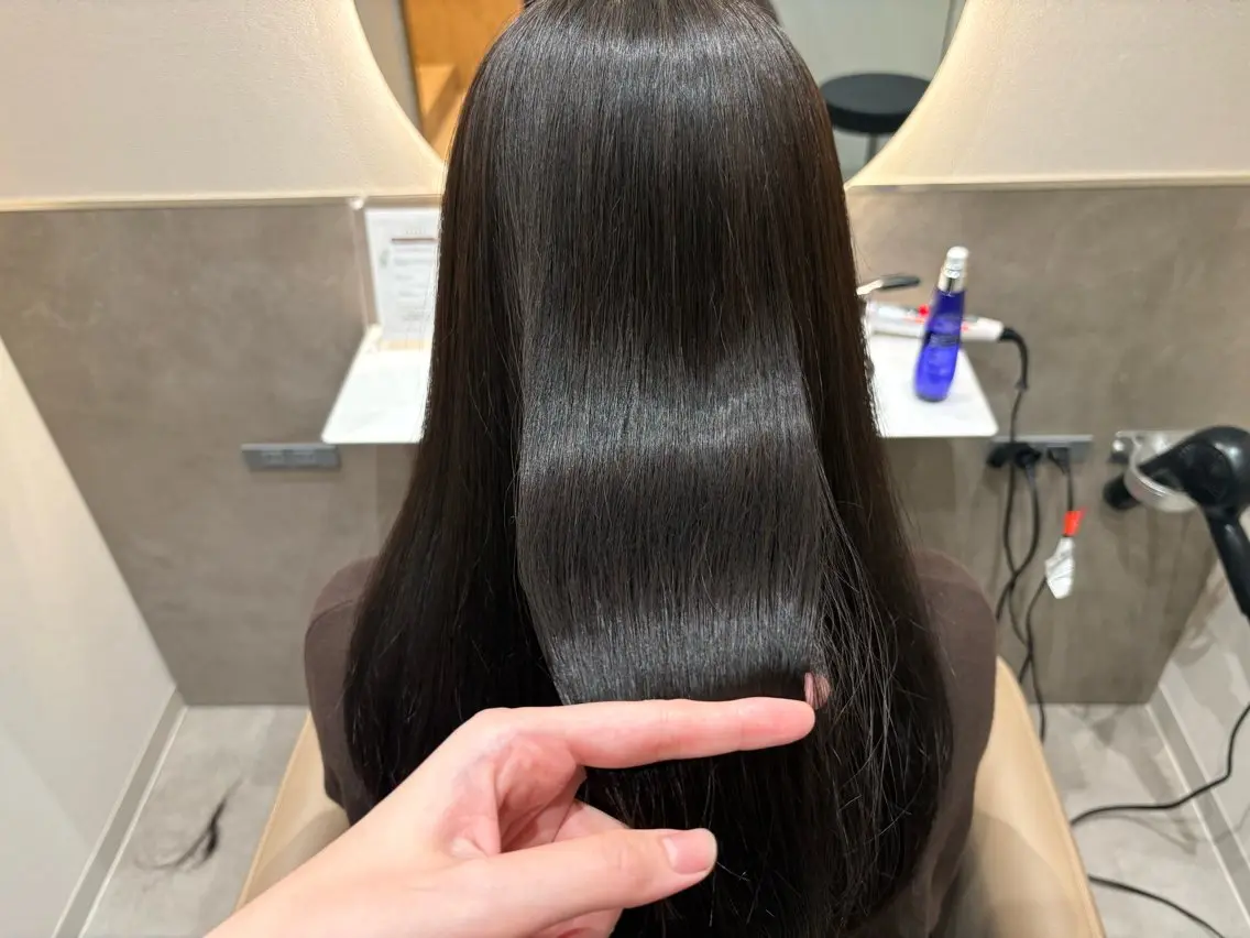 セミロング カット ヘアカラー トリートメント 友利 眞帆のヘアスタイル