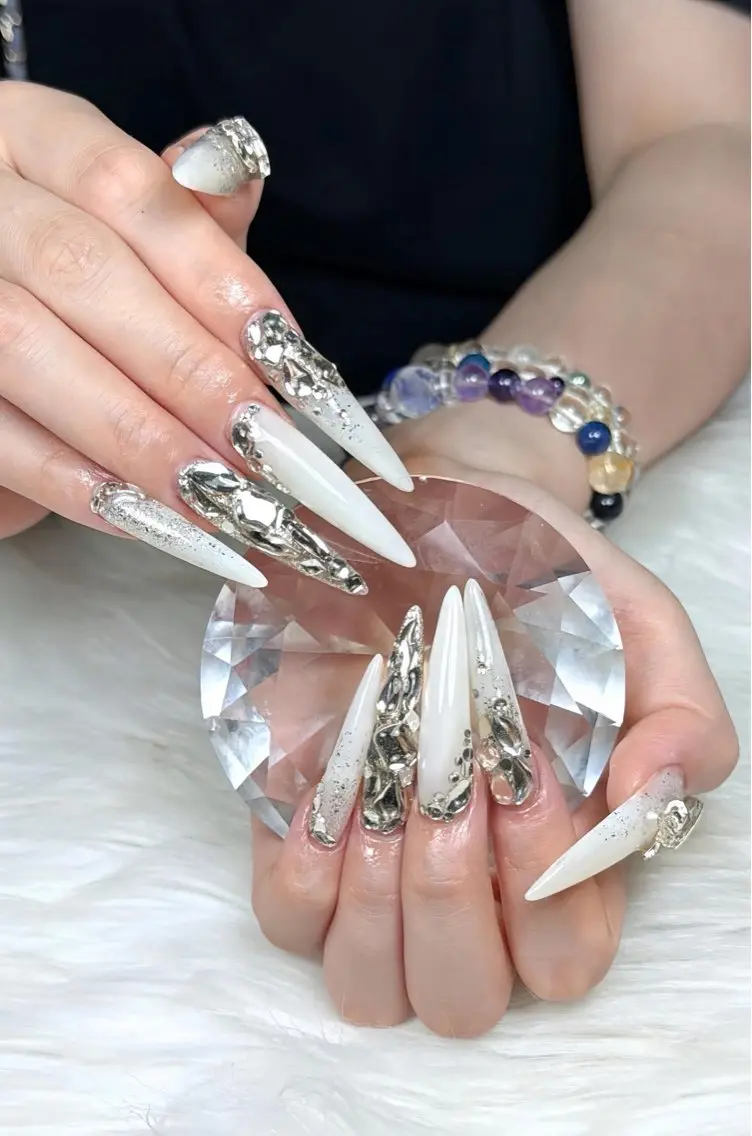 ネイル アートネイル ボルドー フレンチネイル ジェルネイル 氷ネイル・うるうるネイル ハンドネイル Yuki Nailsalonのネイルデザイン