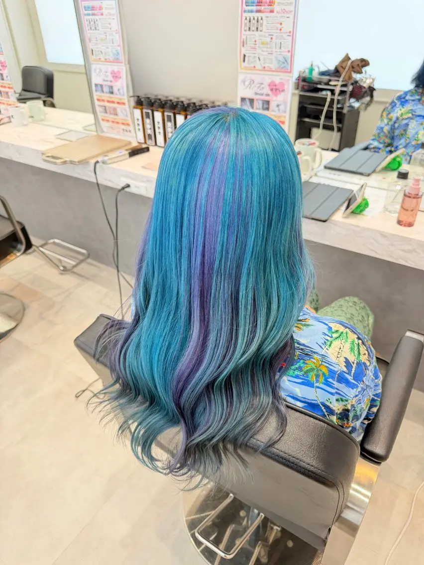 ロング カラー ツートーンカラー ヘアカラー 岡田 詠のヘアスタイル