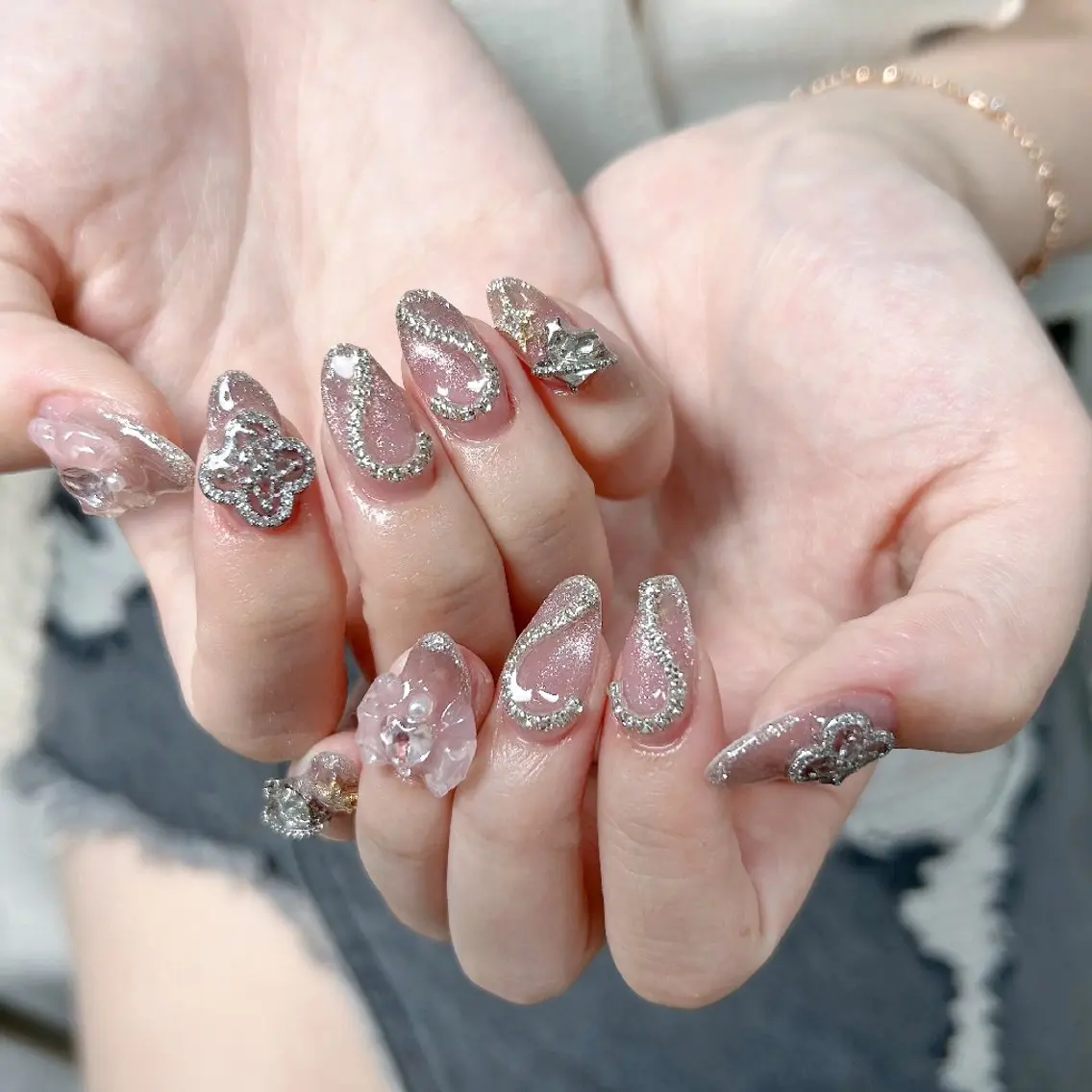 ネイル アートネイル フラワーネイル フットネイル フレンチネイル ジェルネイル ハンドネイル UM Nail Salonのネイルデザイン