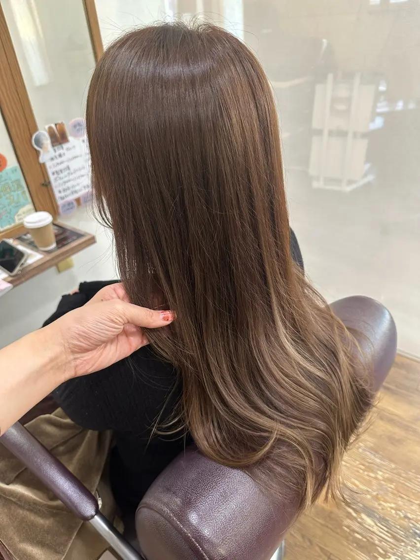 ロング カラー カット ヘアカラー ITAKURA赤道 中山彩花のヘアスタイル