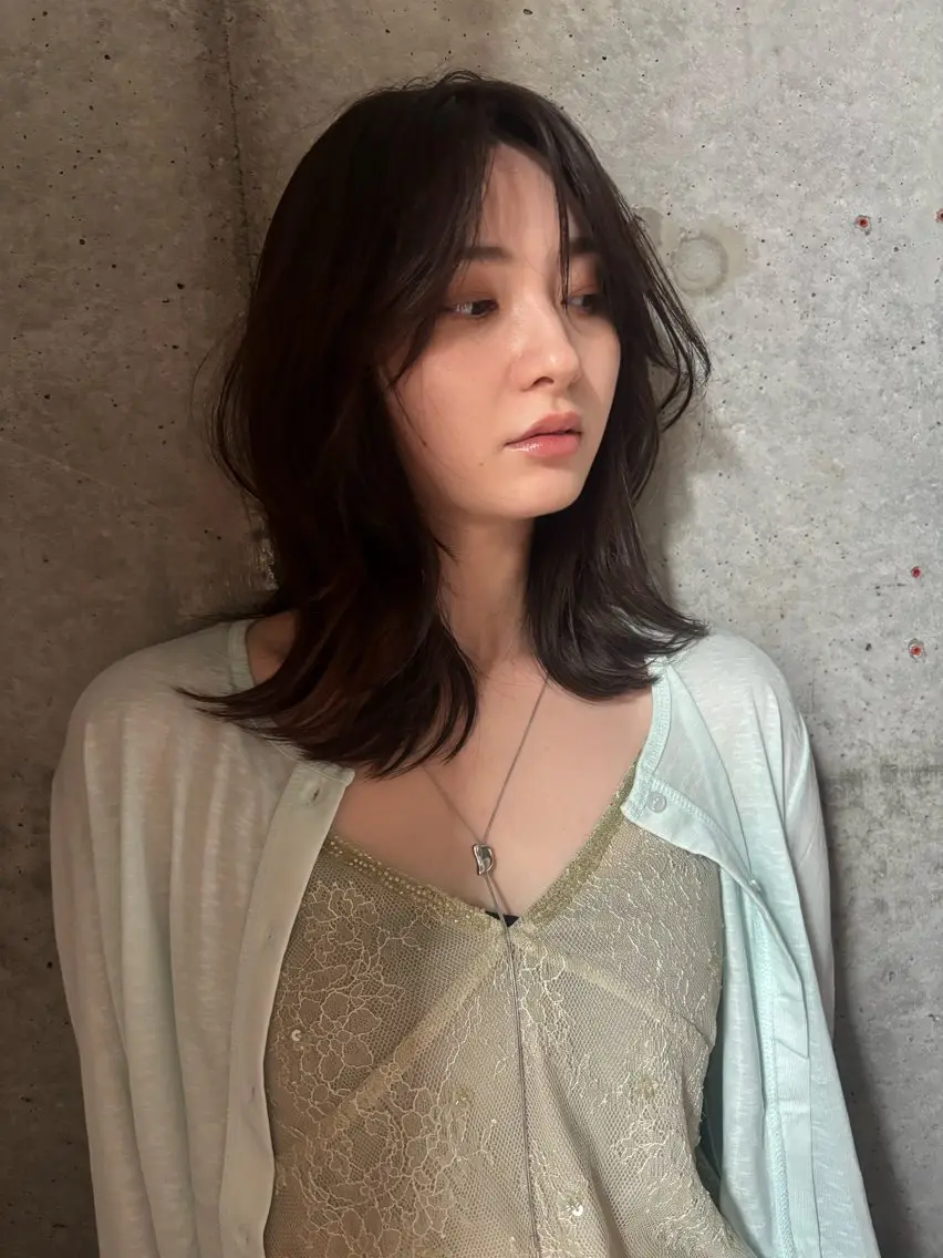 ミディアム カット ヘアカラー トリートメント 透明感カラー人気 ナンバーワンMIYUのヘアスタイル