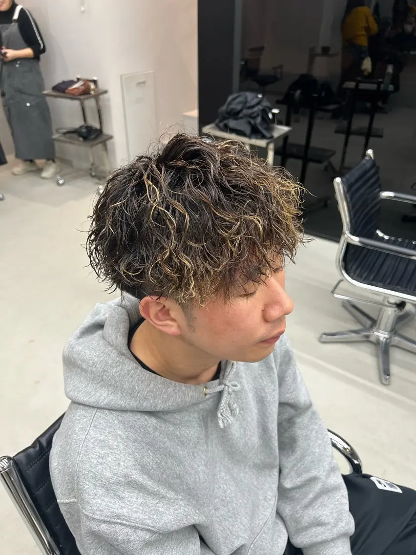 パーマ カット パーマ 吉沢遣人/レイヤー 艶カラー/抜け感のヘアスタイル