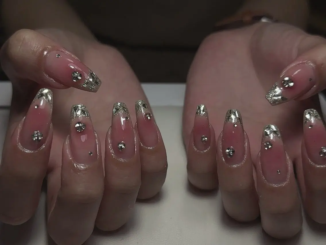 ネイル ハンドネイル NAIL CIRCLESのネイルデザイン