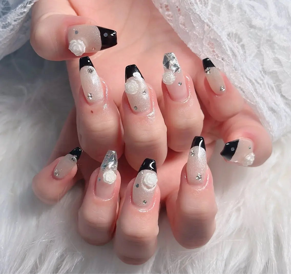 ネイル オーロラネイル フレンチネイル ジェルネイル ハロウィン キラキラネイル H.baby Nail Salonのネイルデザイン