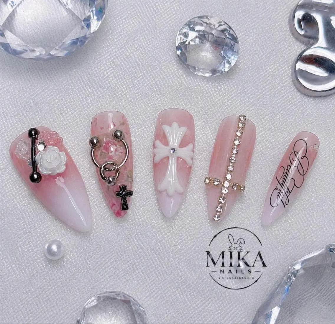 ネイル アートネイル チークネイル ドット フットネイル フレンチネイル ハンドネイル Luna Mikaのネイルデザイン