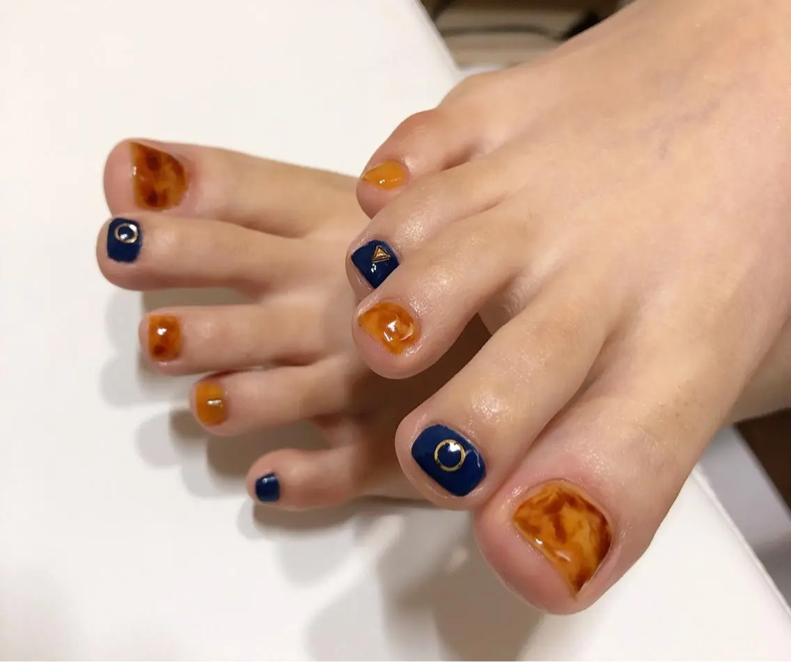 ネイル べっ甲ネイル フットネイル ネイビー フットネイル u sのネイルデザイン