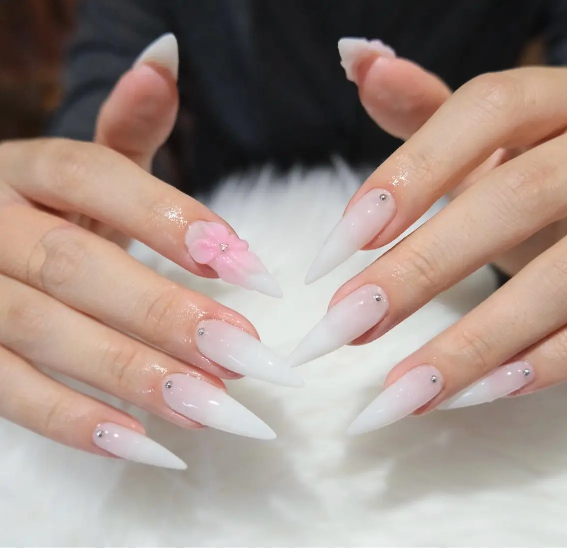 ネイル ハンドネイル T.Lee Nail Lilyのネイルデザイン