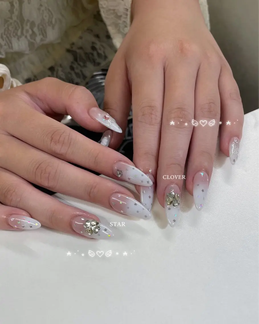 ネイル ハンドネイル MINAMI໒꒱ Y2K、韓国ガーリーのネイルデザイン
