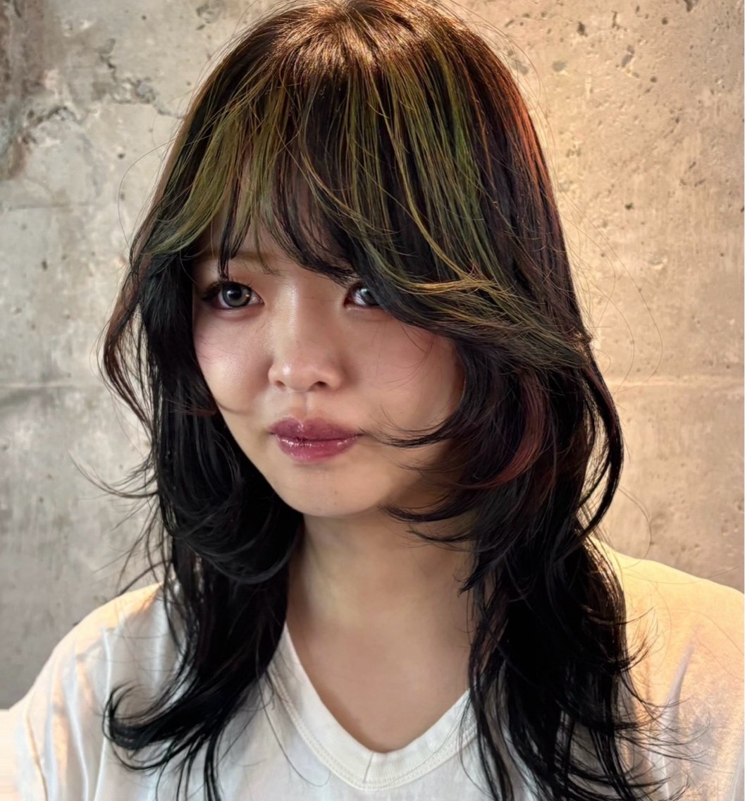 セミロング ヘアカラー トリートメント Cocona🦤 ハイトーン/レイヤーのヘアスタイル